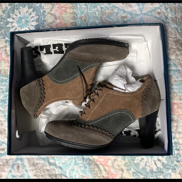 Gorgeous Heeled Booties (BNIB) - Picture 4 of 5